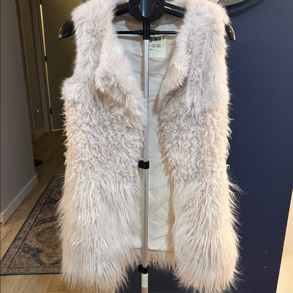 Dylan Los Angeles faux fur vest - off-white